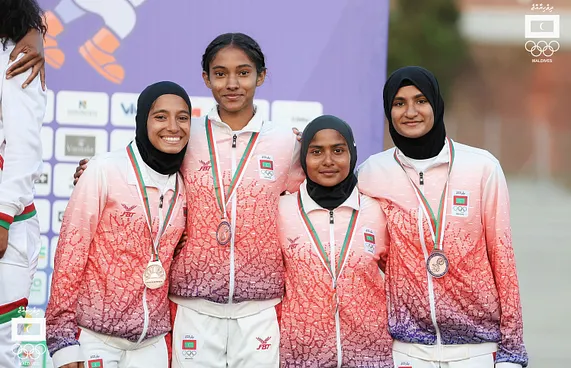 އަންހެން ރިލޭ ޓީމަށް ވެސް ތާރީހީ ލޯ މެޑަލް އެއް