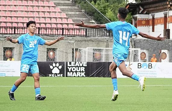 ބޮޑު ތަފާތަކުން ރާއްޖެ ބަލިކޮށް އިންޑިއާ ފައިނަލަށް