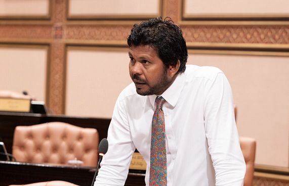 ވޯޓާ ދިމާކޮށް ސްޕީޑު އަވަސްވާތީ ވައްޑެގެ މަލާމާތް