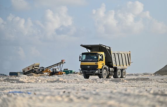 "ހޯޕް އައިލެންޑް" ތަރައްގީކޮށްދޭނެ ބަޔަކު ހޯދަނީ