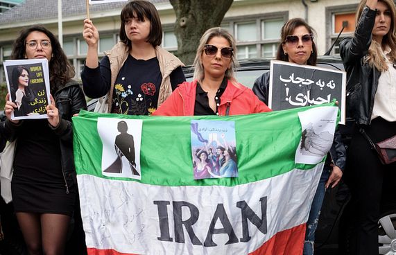 މަހްސާގެ ބައްޕަ ހައްޔަރުކޮށް، ހަނދާން އާކުރުން މަނާ