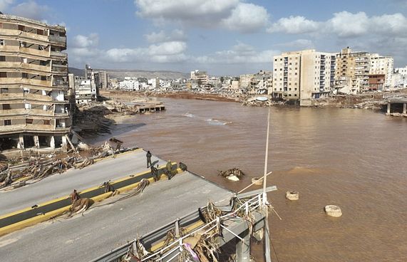 ބާރަ ދުވަސް، 10 ސަރަހައްދެއްގައި ފެން ބޮޑުވެއްޖެ