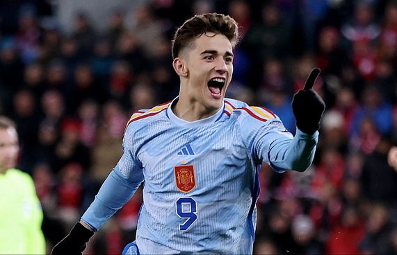 ހާލަންޑް ބަލަންހުއްޓައި ގަވީ ސްޕޭން ގޮވައިގެން ޔޫރޯއަށް