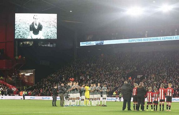 ޔުނައިޓެޑްގެ މޮޅުވި މެޗުން ޗާލްޓަން އަށް އިހްތިރާމް