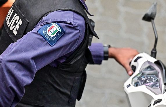 އެކައުންޓްތަކުގައި އަތްލުމުގެ ބާރު ފުލުހުންނަށް ދޭންވީ؟