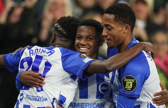 އަޔެކްސް އަތުން ބްރައިޓަންއަށް ޔޫރަޕްގައި ފުރަތަމަ މޮޅު