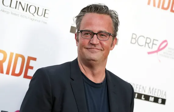 "ފްރެންޑްސް"ގެ އެކްޓަރު މެތިއު ޕެރީ މަރުވެއްޖެ