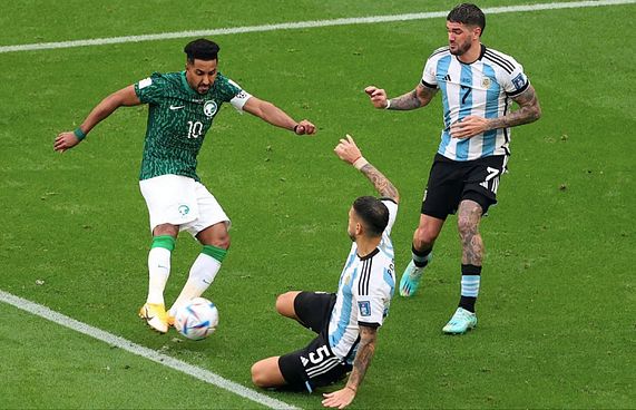 އޭޝިއާގެ މޮޅު ކުޅުންތެރިޔާގެ އެވޯޑް ދައުސާރީ އަށް