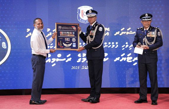 ޕޮލިސް ކޮމިޝަނަރު ހަމީދު ހިދުމަތުން ރިޓަޔާކުރައްވައިފި