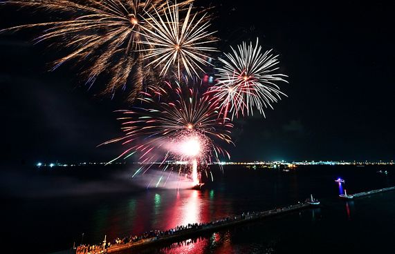 ޑްރޯން ޝޯ 9:20 އަށް، ހަވާ އެރުވުން 9:40 ގައި