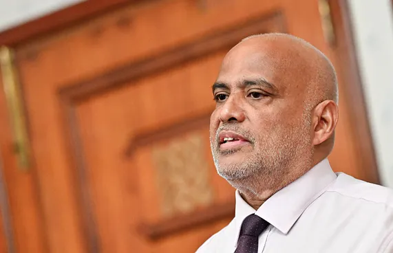 ހިޔާ ފްލެޓްގެ ފިނިޝިންގެ ފައިސާ ދޭ ގޮތް ބަލަނީ