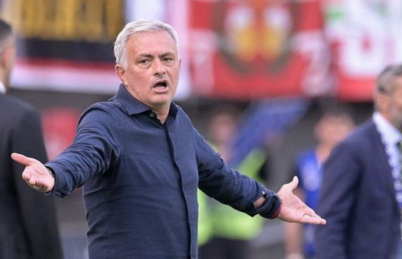 އިޓަލީން މޮރީނިއޯ ގެންނަން ބޭނުންވި، ދެކޮޅުހެދީ ބުފޮން