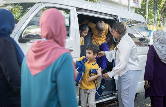 ބިލަބޮންގް އާއި ފިންލޭންޑް ސްކޫލަށް ބަހުގެ ހިދުމަތް