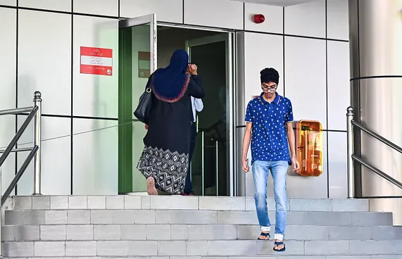 ދެއަހަރު ނުވާ ދަރިން ތިބޭ މުވައްޒަފުންނަށް ހުސްވަގުތު