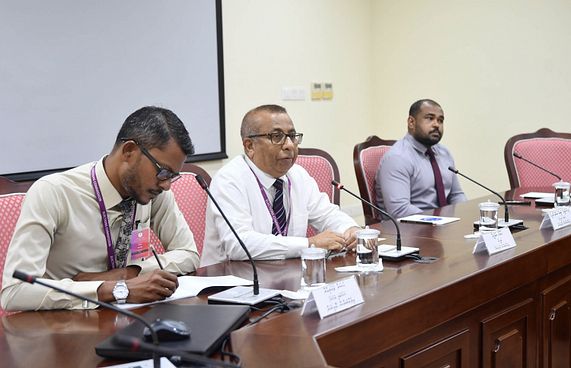 އިންތިހާބާ މެދު ކޮމިޓީ އާއި އީސީގެ ހިޔާލުތަފާތުވުމެއް