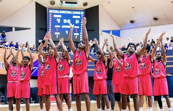 ޗެމްޕިއަނަކީ ޓަލޮންސް، އެންމެ މޮޅީ ރޯޔަލްސްގެ ޖިދާދު