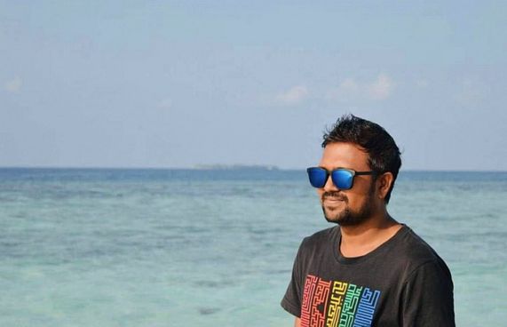 ޑީއީޑީ އޮފިސަރު ކަނޑާނުލައި، ޑީމޯޓުކުރަން ނިންމައިފި