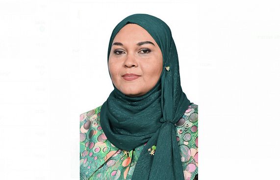 ސޮފޫރާ، އެޑިއުކޭޝަން މިނިސްޓްރީގެ ސްޓޭޓް މިނިސްޓަރަކަށް