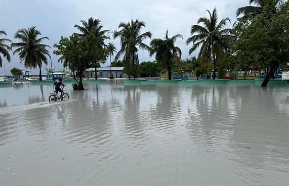 ހިންމަފުށީގައި ފެން ބޮޑުވެ ބައެއް ގެތަކަށް ގެއްލުން