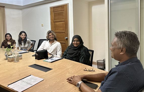 ބުޅަލުގެ މައްސަލަ ހައްލުކުރަން އާޒިމްގެ ބޮޑު ޕްލޭނެއް