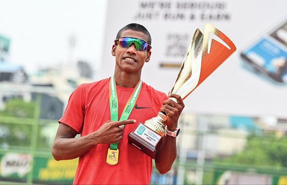 ގްރޯން ޕްރީގައި ހަތަރު ފަހަރުވެސް ފަޒީލަށް ތަށި