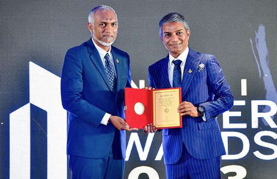 މަސީގެ އެންމެ މަތީ ޝަރަފު ރައީސް ޑރ. މުއިއްޒަށް