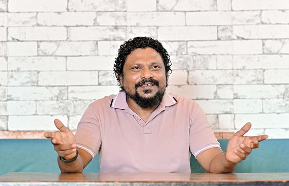 ވެލެންސިއާގެ އަނެއް ފެކްޝަނުން އަޒުމީނަށް ތުހުމަތުތަކެއް