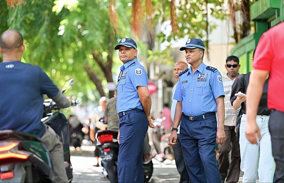 ރައްކާތެރިކަމަށް ފުލުހުންގެ އިސްވެރިން މަގުތަކަށް