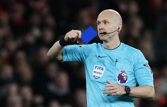 އިނގިރޭސި އެފްއޭ ކަޕުގައި ނޫ ކާޑް ދައްކަން ފަށަނީ