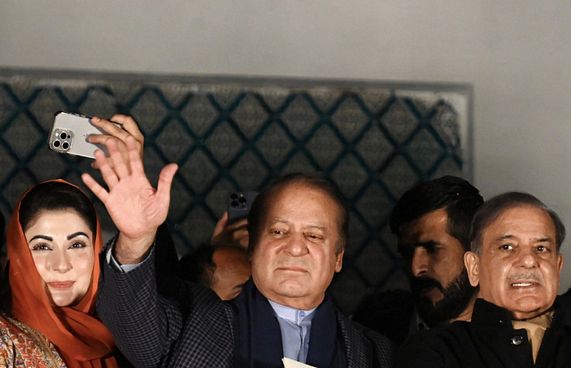 ގިނައީ އިމްރާންގެ ކެންޑިޑޭޓުން، ބާރު ނަވާޒް ޝަރީފަށް