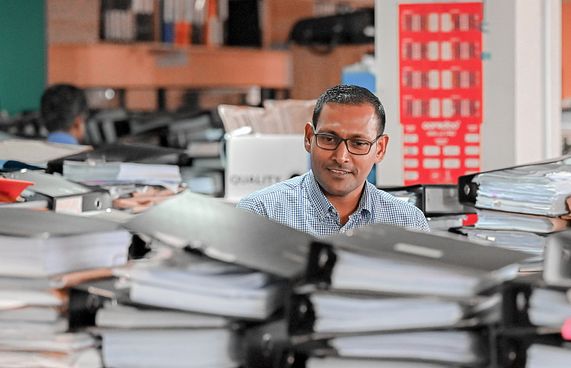 "އިންފޮމޭޝަން އޮފިސަރަށް ދައުވާކޮށް ޖަލަށްލެެވޭނެ"