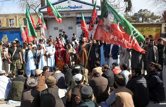 އިމްރާންގެ ޕާޓީގެ 108 މެންބަރަކު ޖަލަށް ލައިފި