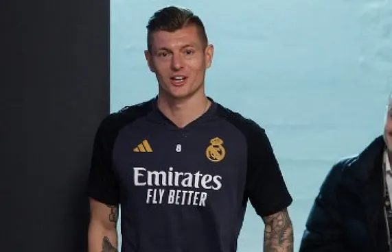 ގައުމީ ޓީމަށް އަލުން ކުޅެން ކްރޫޒް ވިސްނަނީ