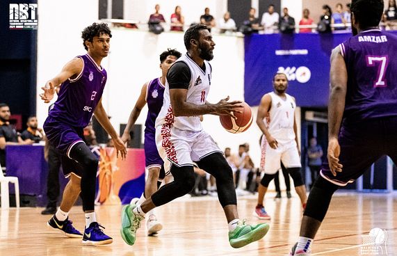 ފައިނަލްގައި ޓީރެކްސް-ކިންގްސް އަދި ކުއީންސް-އެލީޓް