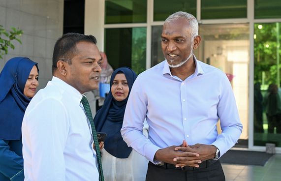 އައްޑޫގައި ވަކިވަކި ކައުންސިލްތައް ހަދަން ފެނޭތޯ ބަލަނީ