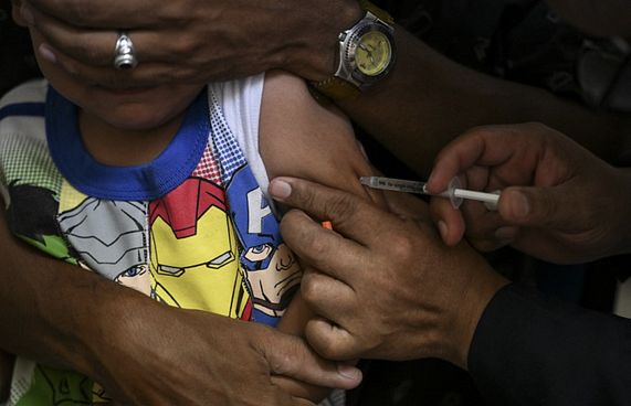 ބަލިން ރައްކާތެރިވުމަށް ވެކްސިން ފުރިހަމަކުރަން އެދިއްޖެ