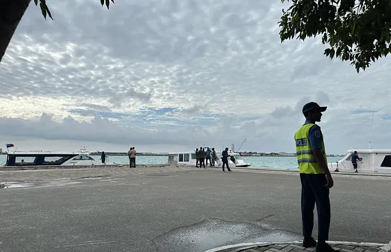 ޒަހަމްކޮށްލި ބިދޭސީ މީހާ އިތުރު ފަރުވާއަށް ތިނަދުއަށް