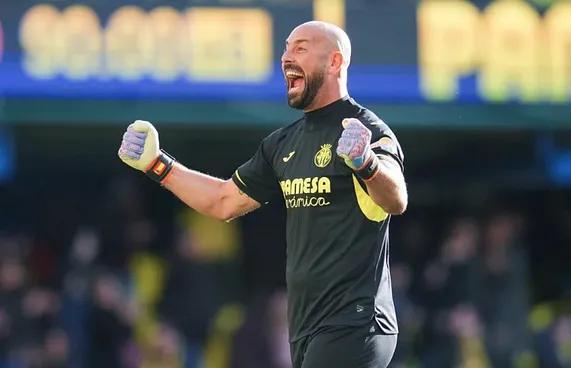 ރޮނާލްޑޯގެ ރެކޯޑް މުގުރާލަން ކީޕަރު ރެއިނާ ތައްޔާރު