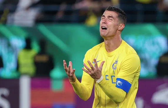 ރޮނާލްޑޯ ނަސްރު ޗެމްޕިއަންސް ލީގުން ކަޓައިފި