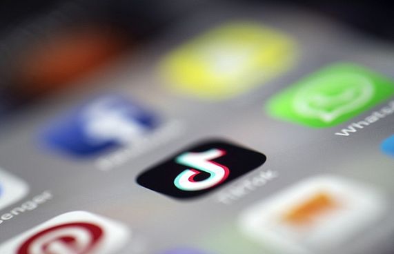 ހުއްދަ ނެތި ސޯޝަލް މީޑިއާ ޕްރޮމޯޝަން ހިންގުން މަނާ!