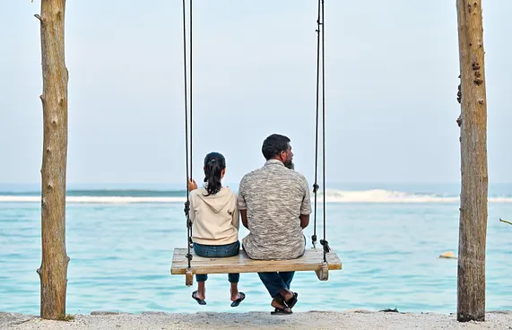 ދެ ޕަސެންޓް ކުދިން ދިރިއުޅެނީ ބެލެނިވެރިޔަކު ނެތި!