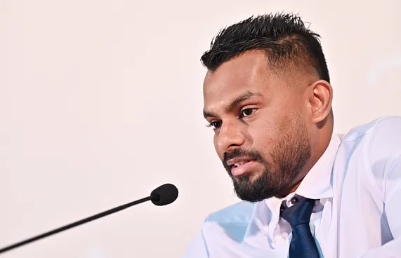 ފިހާރަތަކާ ގުޅުވައި،އިމިގްރޭޝަންގެ ނަމުގައި ފޭކްލިސްޓެއް