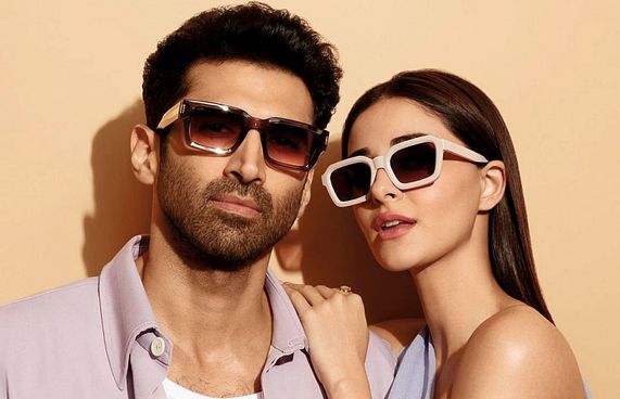 އަނަންޔާ އާއި އަދިތުޔަ އެކުގައި އިޝްތިހާރެއް ކުޅެފި