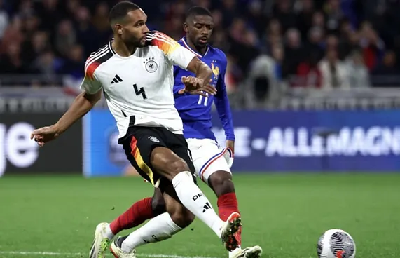 ޖަރުމަނުގެ ޖޯޒީ ނަންބަރު ހަތަރެއްގެ ފޮންޓް ބަދަލުކުރަނީ