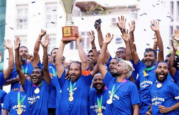 ވެޓެރަންސް ކަޕްގެ ތަށި ހުޅުމާލޭ ވެޓެރަންސަށް