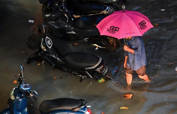 މާލެއަށް އިއްޔެ 100 މިލިމީޓަރުގެ ވާރޭ ވެހުނު