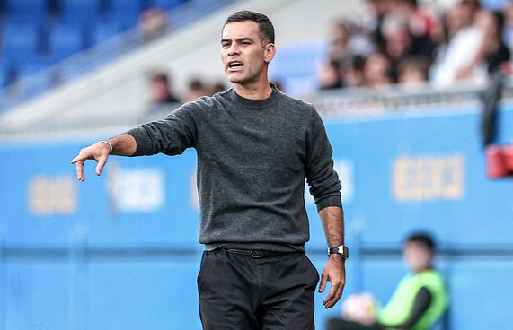 ބާސާއިން ގޮތްނިންމައިފި، ކޯޗުކަން ދޭނީ ރަފާ މާކުއޭޒަށް