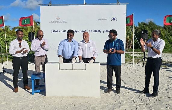 ދިއްގަރުގެ ހައުސިން މަޝްރޫއުގެ ބިންގާ އަޅައިފި