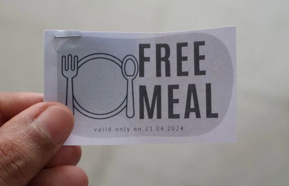 މެލޭޝިއާގައި ވޯޓުލާ މީހުންނަށް އެމްބަސީން ހިލޭ ކެއުން!