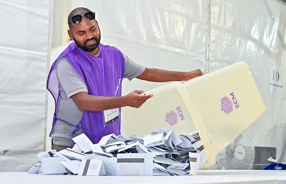 ދެ އިންތިހާބު އެއްކޮށްލުމާ ގުޅޭ އާންމު ވޯޓު އިއުލާންކޮށްފި